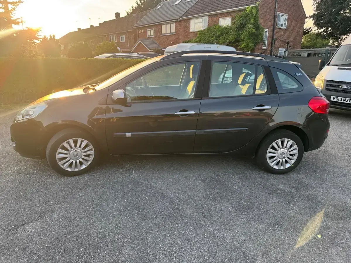 Used Renault Clio 2010 Black Estate