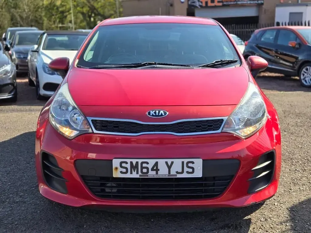 Used Kia Rio 83 HP (61 kW) 2015 Red Hatchback