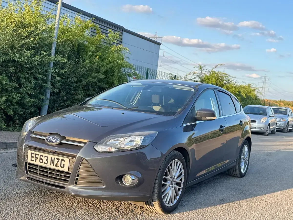 Used Ford Focus Zetec 125 HP (91 kW) 2014 Grey Hatchback