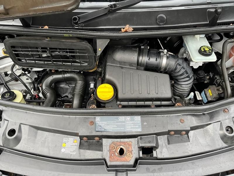 Used Renault Trafic 115 HP (84 kW) 2010 White MPV