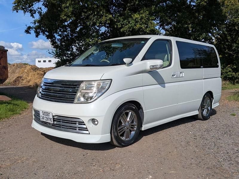 Used Nissan Elgrand 2007 White MPV