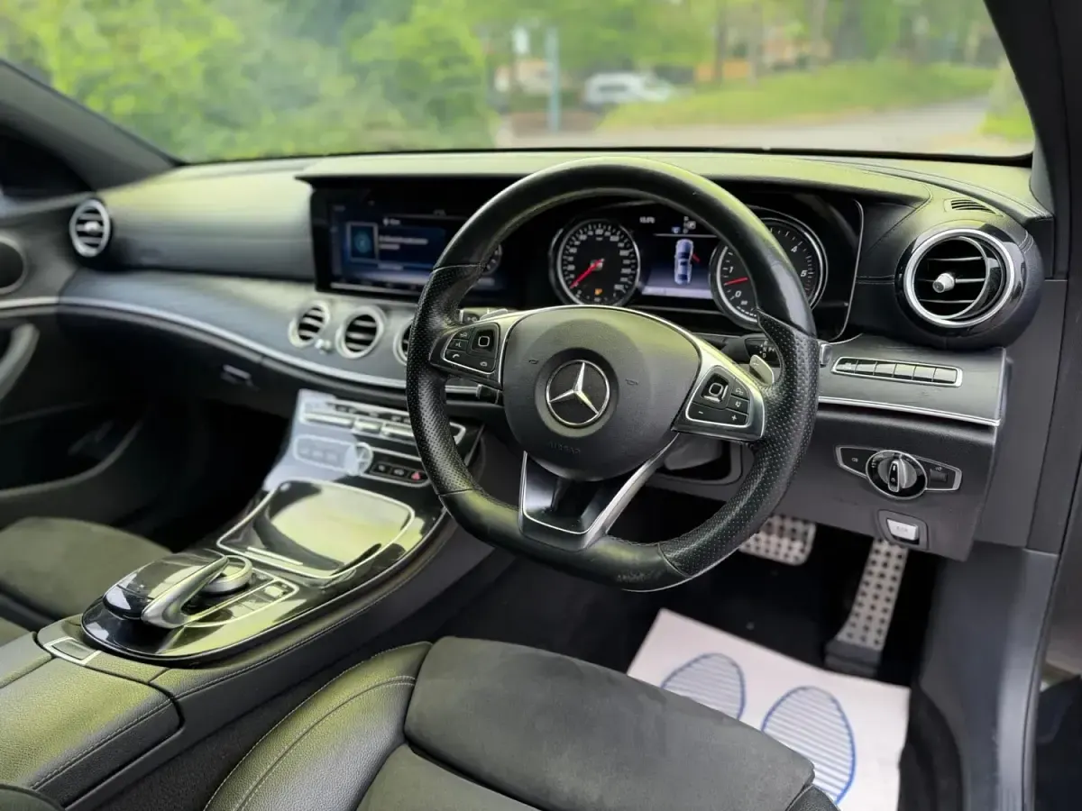 Używany Mercedes E350 AMG line 2016 Czarny Sedan/Limuzyna