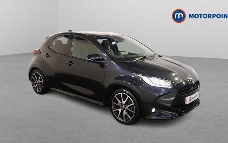 Used Toyota Yaris Hybrid 116 HP (85 kW) 2021 Black Hatchback