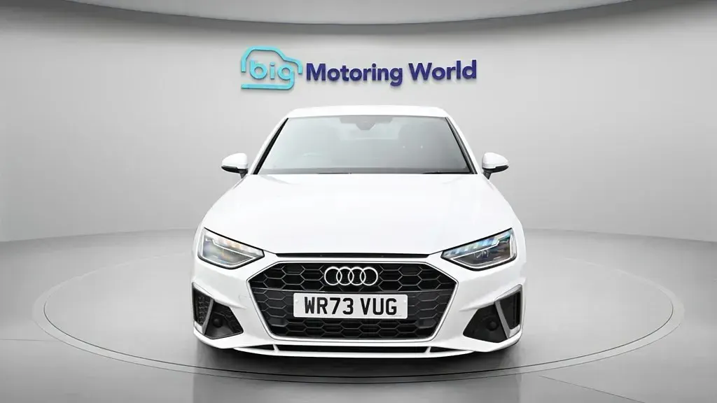 Usado Audi A4 S-Line 150 HP (110 kW) 2023 Branco Sedan