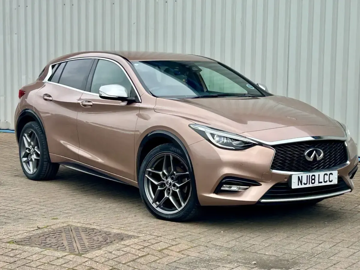 Used Infiniti Q30 Premium 109 HP (80 kW) 2018 Bronze Hatchback