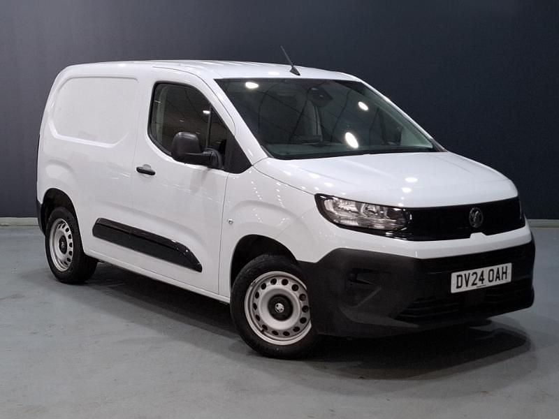 White Used 2024 Vauxhall Combo Van | £14,298 (Fair price) - Image 1/4