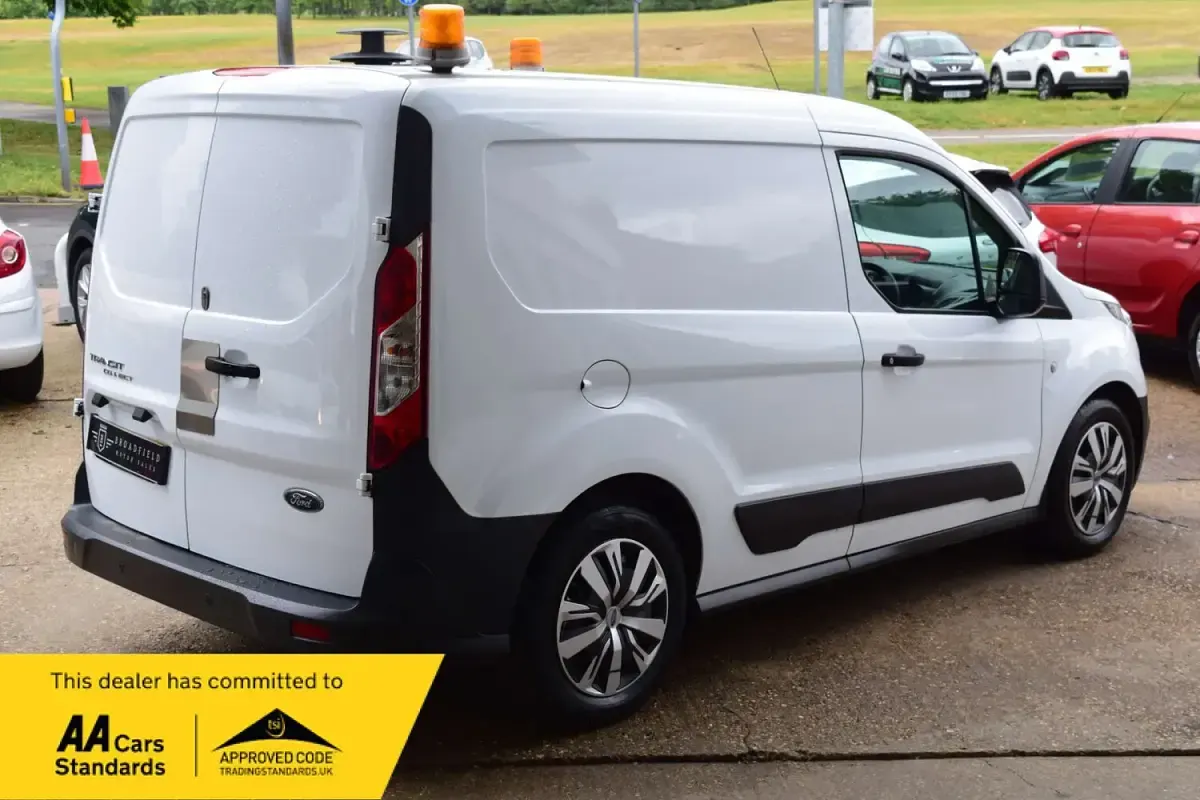 Used Ford Transit Connect 75 HP (55 kW) 2018 White MPV