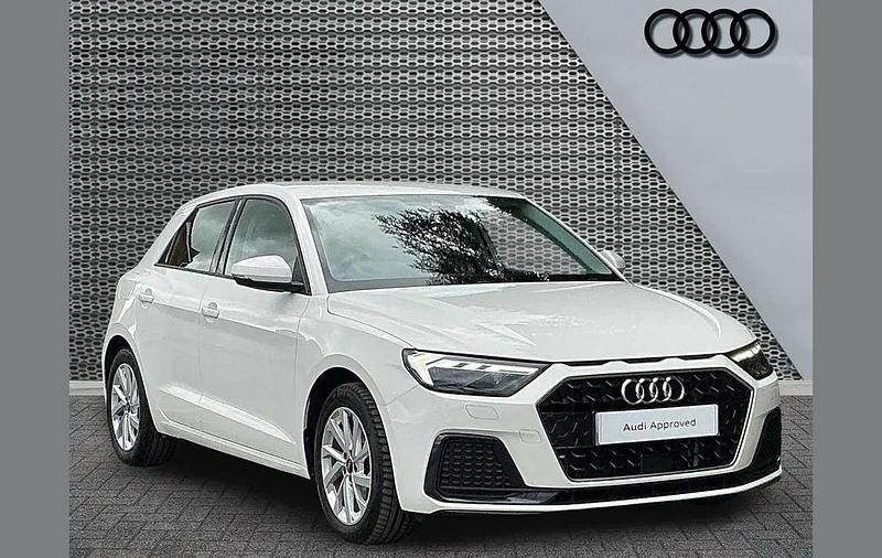 Used Audi A1 Sport 108 HP (79 kW) 2023 White SUV
