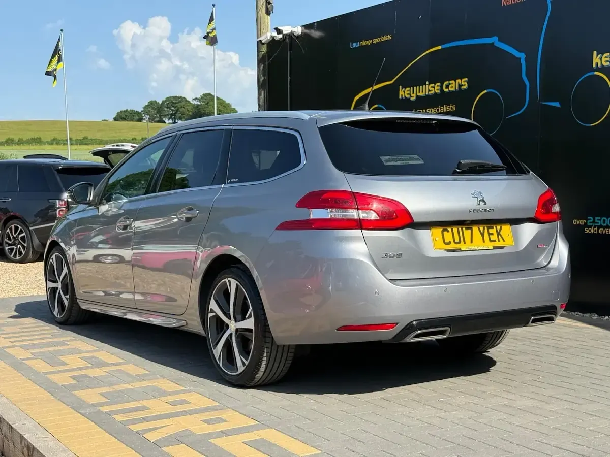 Usado Peugeot 308 GT-line 120 HP (88 kW) 2017 Cinzento Carrinha