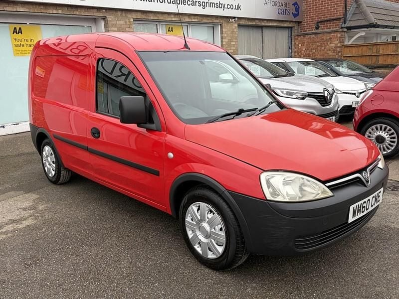 Used Vauxhall Combo 2011 Red MPV