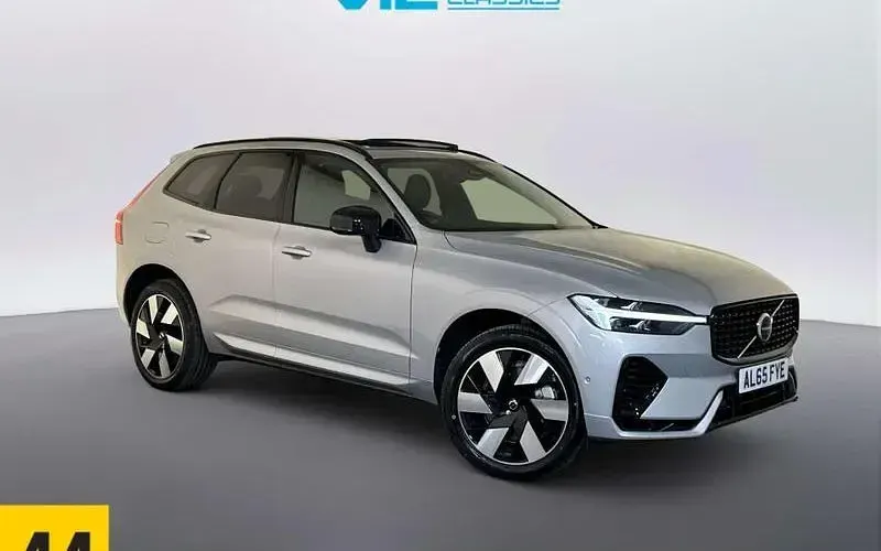 Used Volvo XC60 Plus 350 HP (257 kW) 2023 SUV