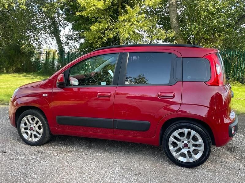 Used Fiat Panda Lounge 85 HP (62 kW) 2014 Red Hatchback