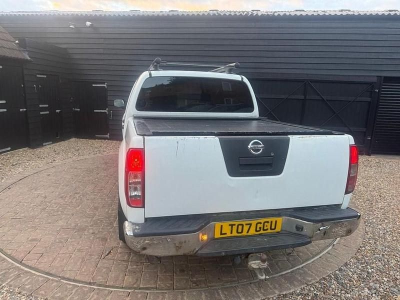 Used Nissan Navara 169 HP (124 kW) 2007 White Pickup