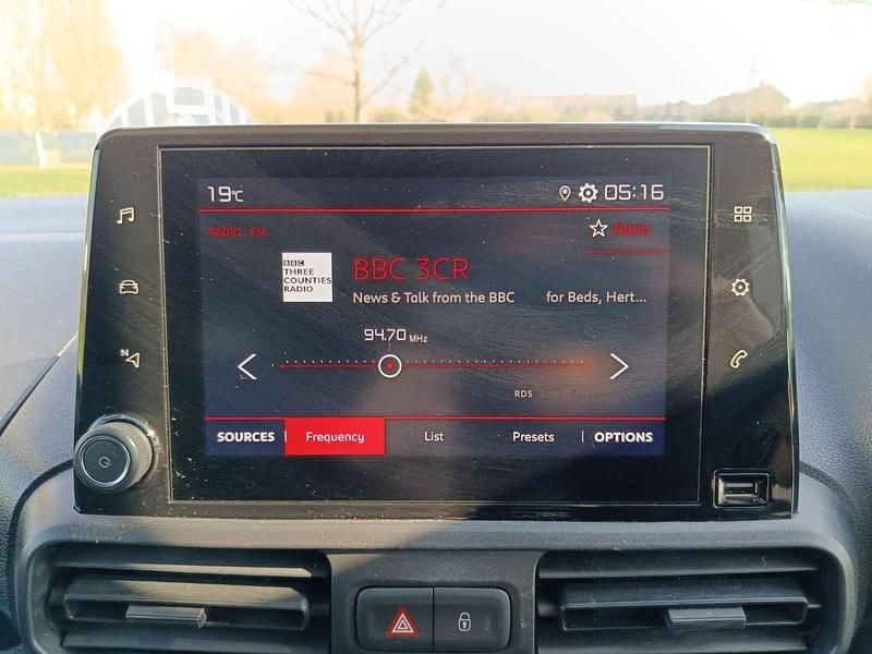 Used Citroën Berlingo 99 HP (72 kW) 2023 Grey MPV