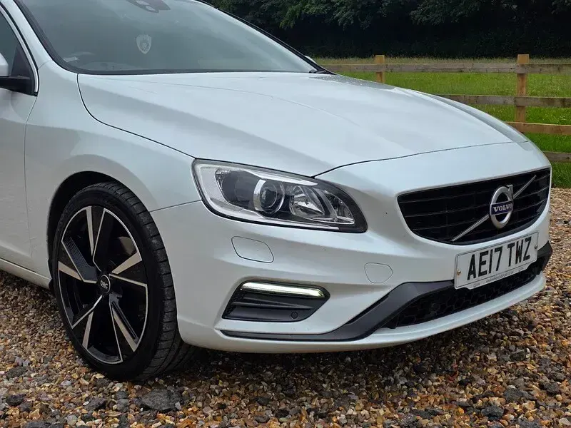 Used Volvo V60 R-Design 2017 White Estate
