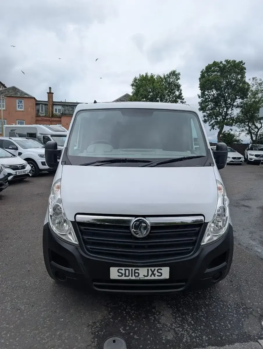 Used Vauxhall Movano 110 HP (80 kW) 2016 White MPV