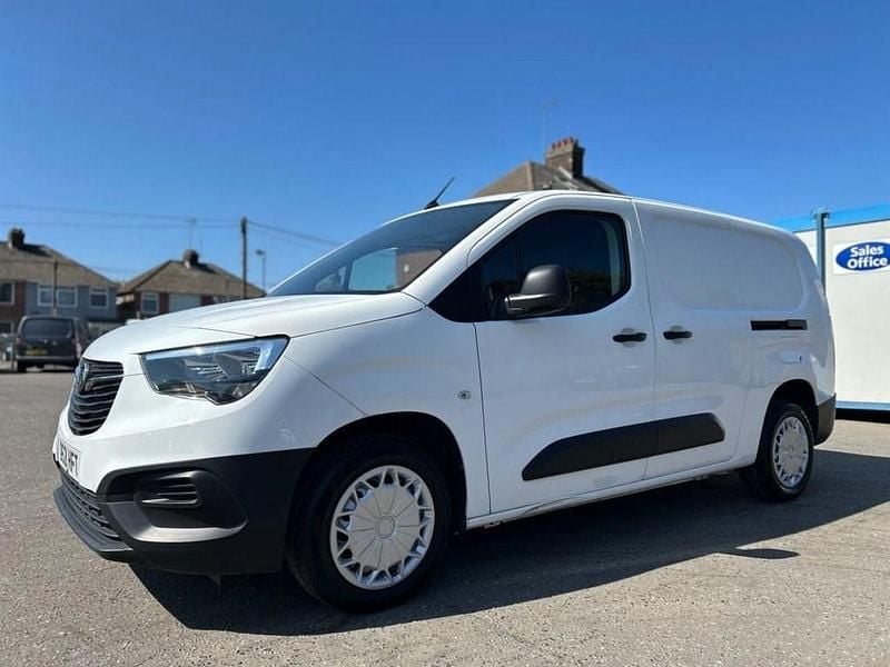 Begagnad Vauxhall Combo 2021 Vit Minibuss