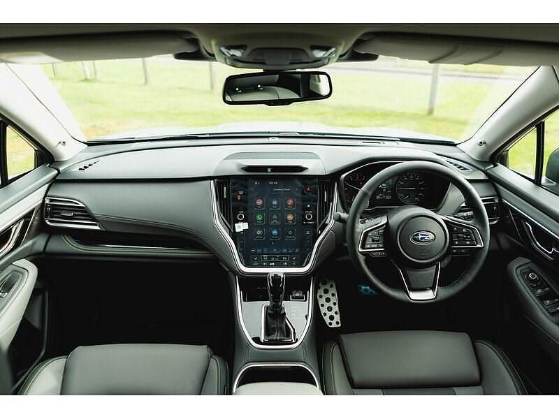 New Subaru Outback 169 HP (124 kW) 2025 Ice silver metallic Estate