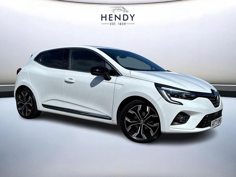 Used Renault Clio V Techno 90 HP (66 kW) 2023 White  Hatchback