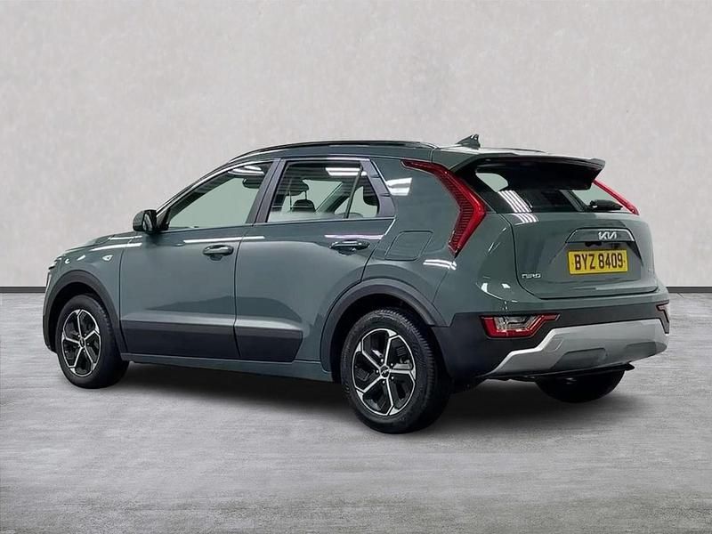 Used Kia Niro 2023 Green SUV