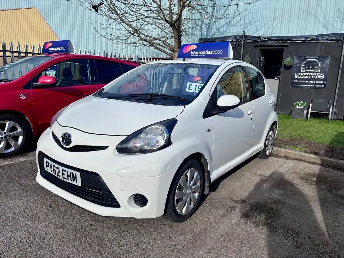 Used Toyota Aygo 68 HP (50 kW) 2012 White Hatchback