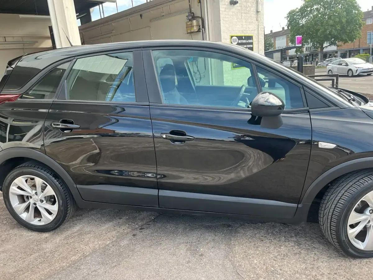 Used Vauxhall Crossland X S 102 HP (75 kW) 2018 Black SUV