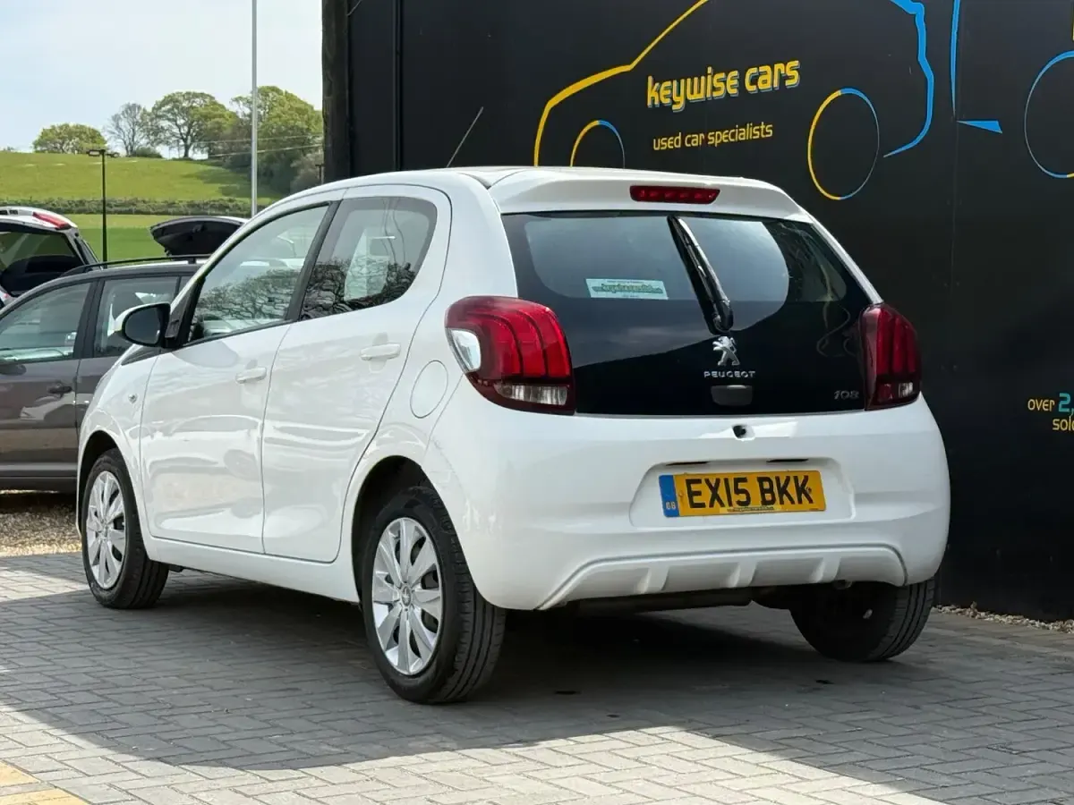 Used Peugeot 108 Active 68 HP (50 kW) 2015 White Hatchback