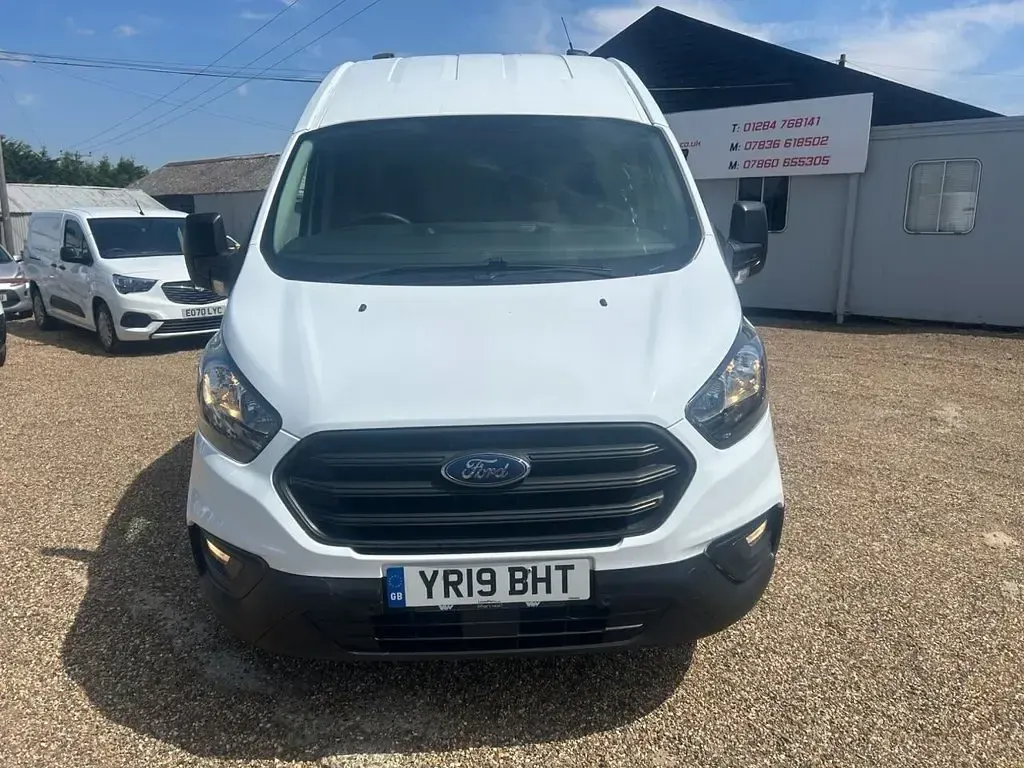 Used Ford Transit Custom 105 HP (77 kW) 2019 White Van