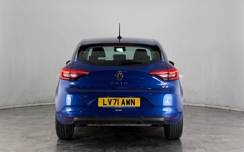 Used Renault Clio V Iconic 140 HP (102 kW) 2021 Blue Hatchback