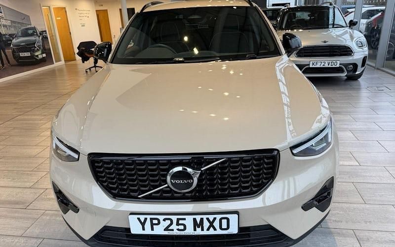 Used Volvo XC40 Plus 197 HP (144 kW) 2025 SUV