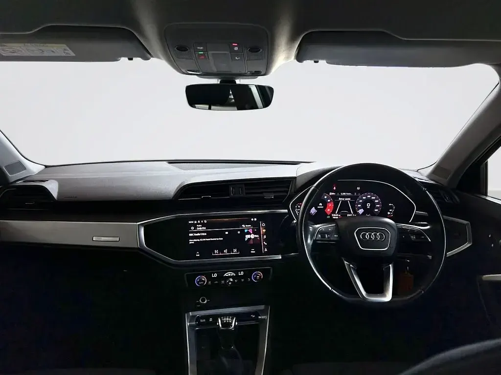 Używany Audi Q3 Sport 150 KM (110 kW) 2022 Biały SUV