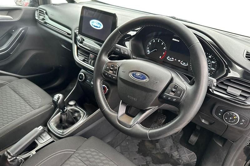 Usado Ford Fiesta Titanium 125 HP (91 kW) 2023 Preto Citadino