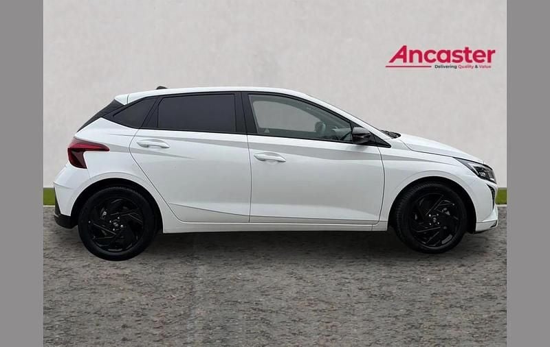 New Hyundai i20 Blackline 90 HP (66 kW) 2026 White Hatchback