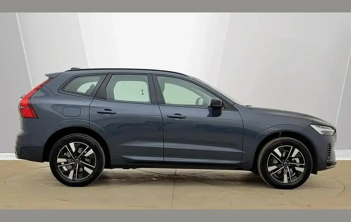 Used Volvo XC60 Plus 345 HP (253 kW) 2025 Blue SUV