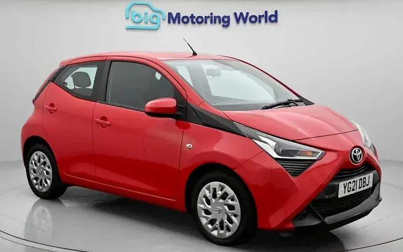 Used Toyota Aygo X-play 72 HP (52 kW) 2021 Hatchback