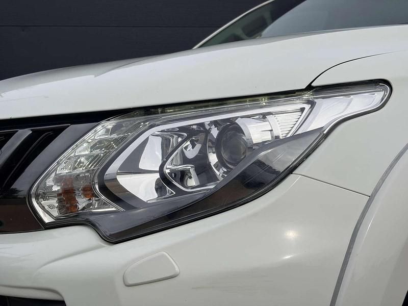 Used Mitsubishi L200 Warrior 2017 White Pickup