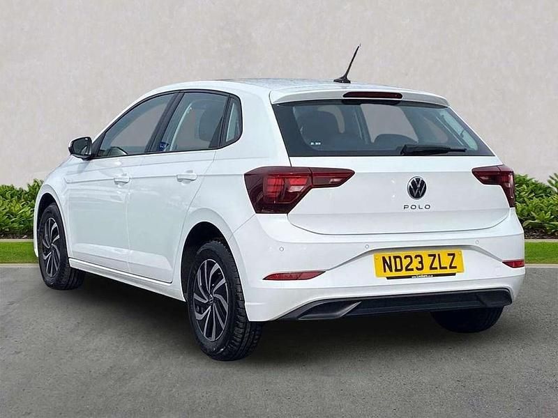 Used VW Polo Life 95 HP (69 kW) 2023 White Hatchback