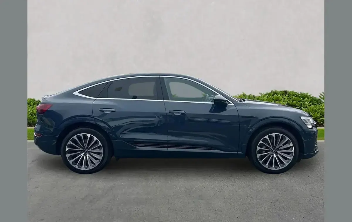 Used Audi Q8 e-tron S-Line 300 kW (408 HP) 2023 Blue SUV