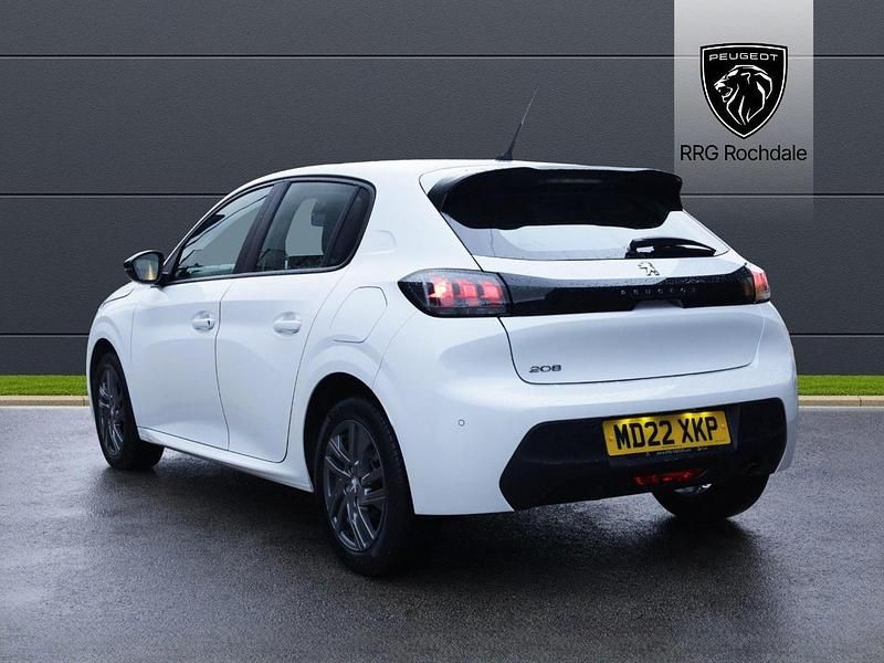 Used Peugeot 208 Active Premium 101 HP (74 kW) 2022 White Hatchback