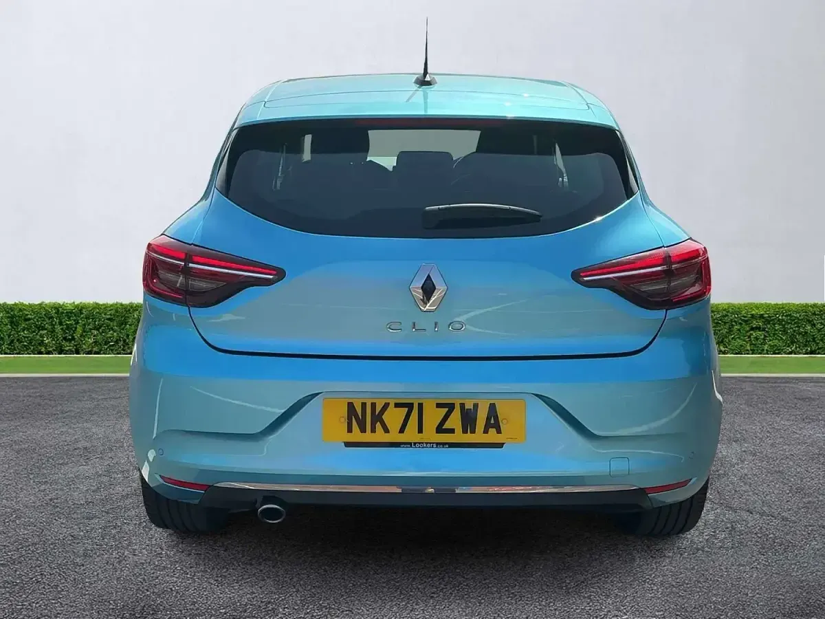 Used Renault Clio V Version S 90 HP (66 kW) 2021 Blue Hatchback