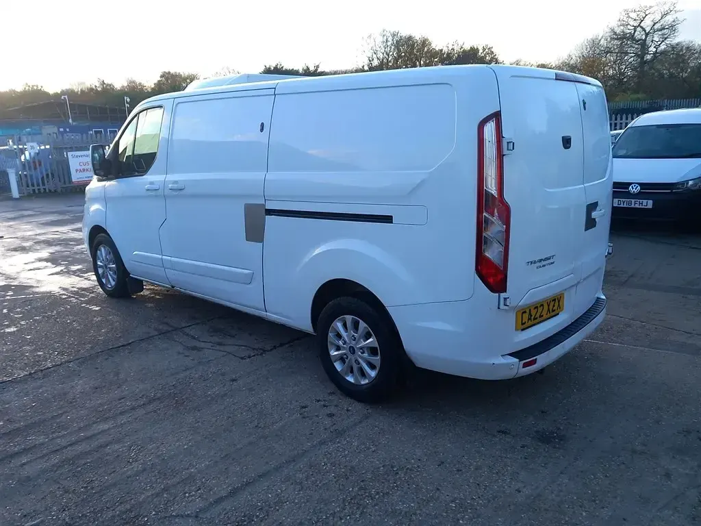Used Ford Transit Custom Limited 130 HP (95 kW) 2022 White Van