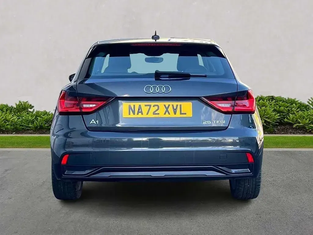 Używany Audi A1 Sport 95 KM (69 kW) 2022 Szary SUV