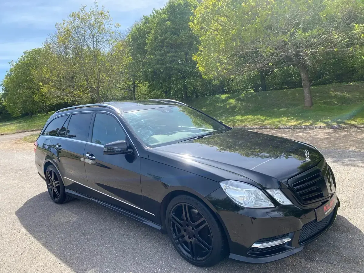 Używany Mercedes E350 AMG 2013 Czarny Kombi