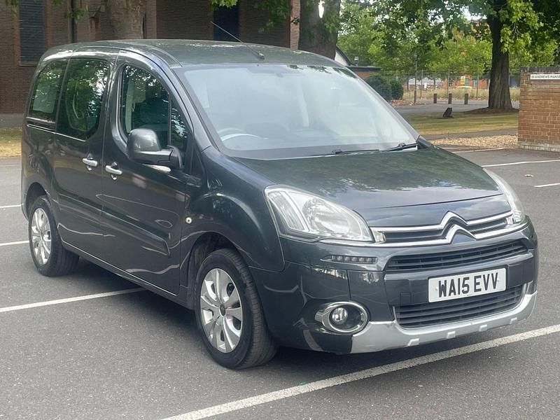 Used Citroën Berlingo 90 HP (66 kW) 2015 Grey MPV