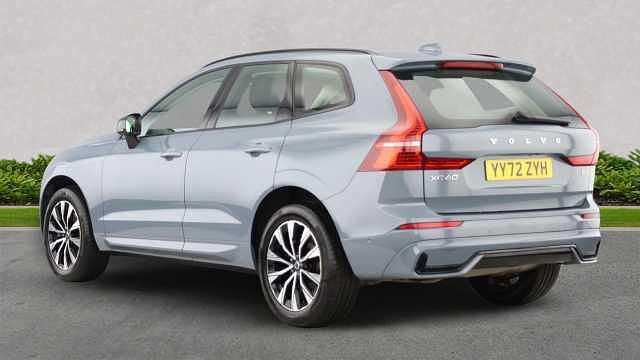 Usado Volvo XC60 Plus 197 HP (144 kW) 2023 Cinzento SUV