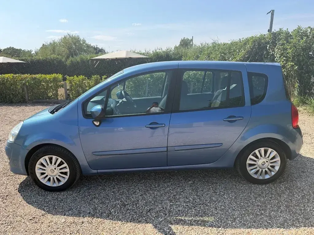 Used Renault Grand Modus Dynamique 109 HP (80 kW) 2010 Blue MPV