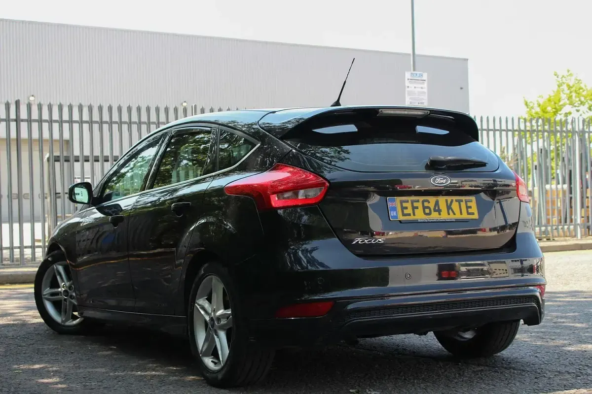 Used Ford Focus Zetec 120 HP (88 kW) 2014 Black Hatchback