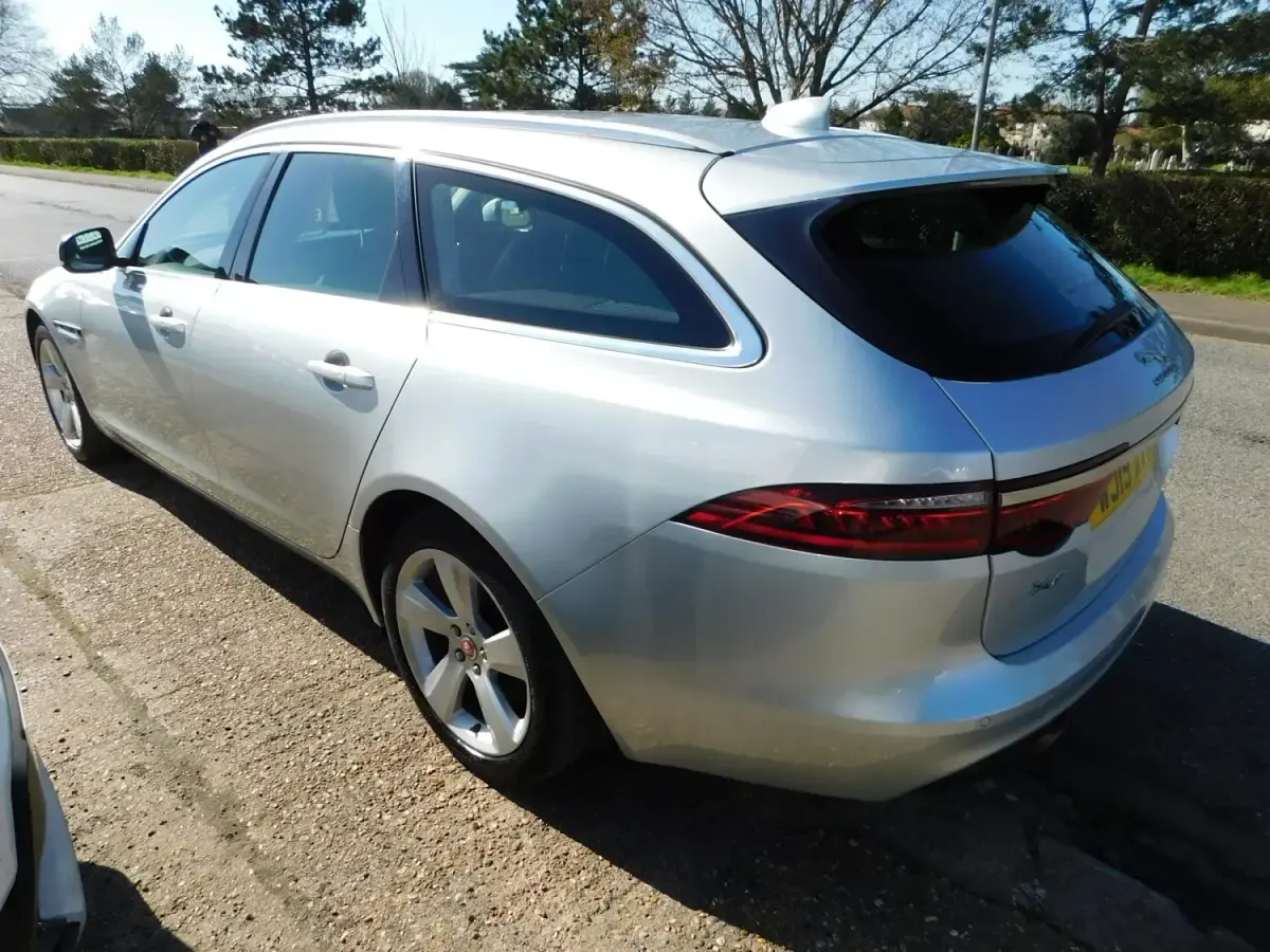 Second-hand Jaguar XF Portfolio 2019 Argintiu Break