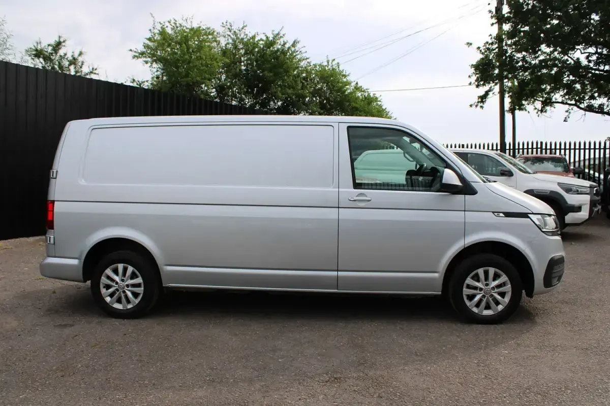 Used VW T6.1 Highline 148 HP (108 kW) 2023 Silver Van
