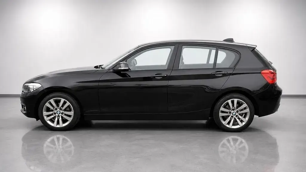 Używany BMW 118 Sport Line 2018 Czarny Hatchback